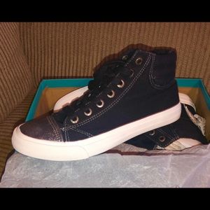 🐡 Blowfish Tennis Shoes